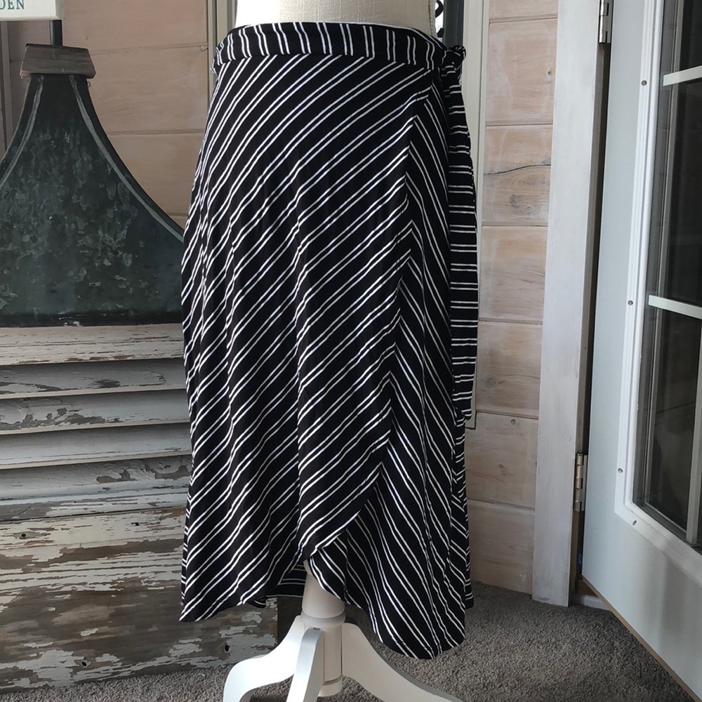 Adrienne Vittadini Semi Wrap Around‎ Skirt